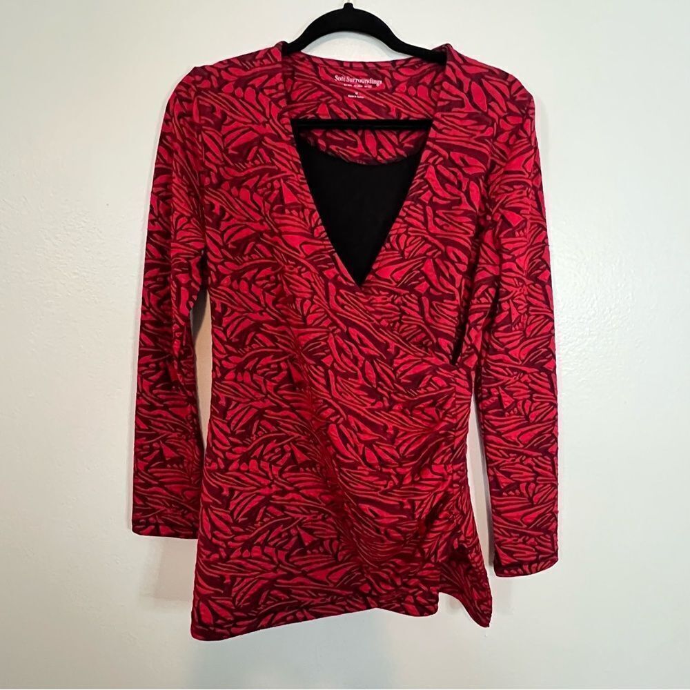 Soft Surroundings Top Red Textured Faux Wrap Size Medium Long Sleeve Stretch